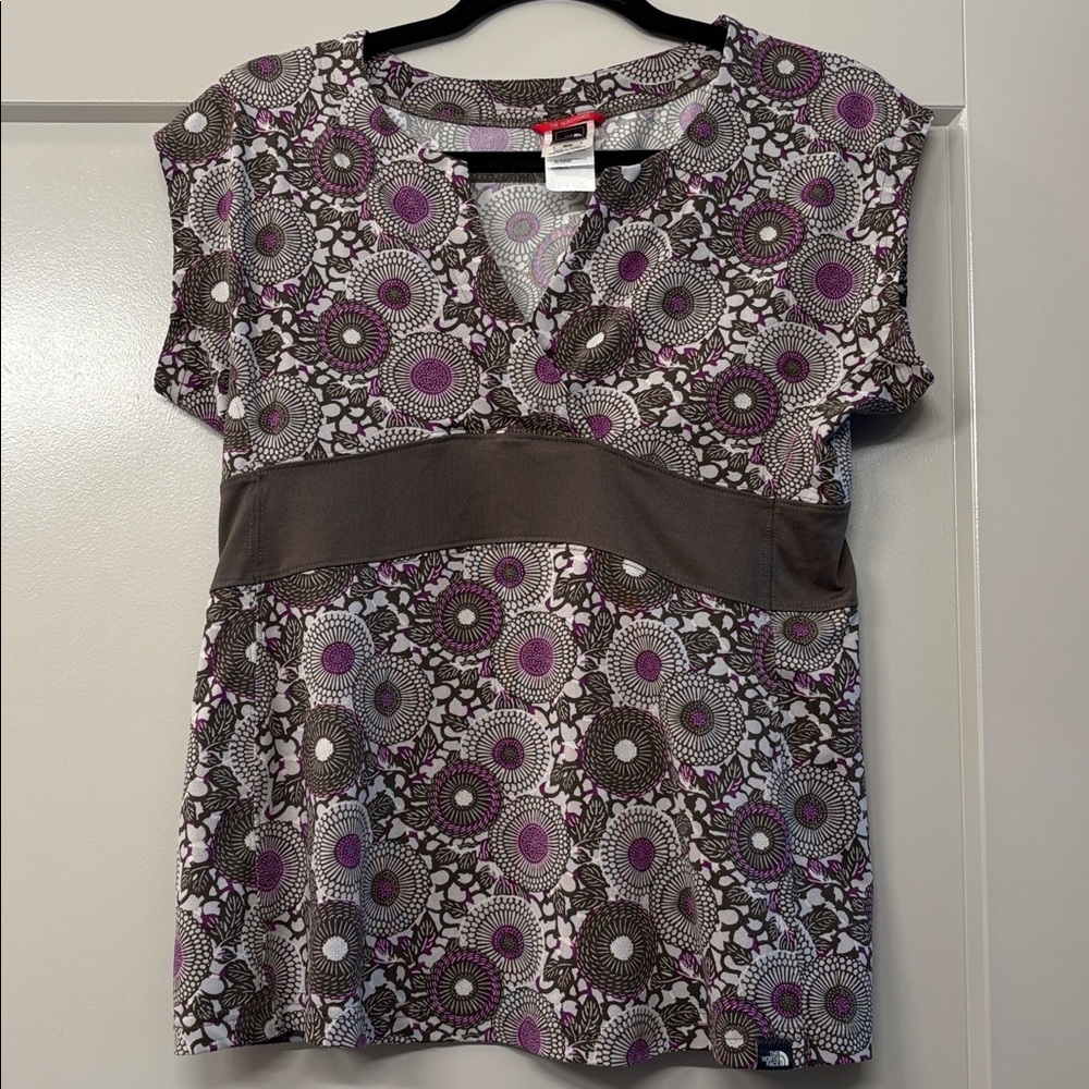 North Face sports top, size M